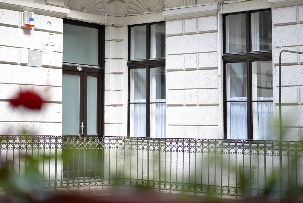 Paris Apartment Budapest Room photo