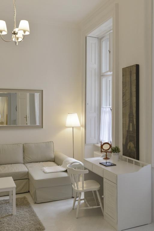 Paris Apartment Budapest Room photo